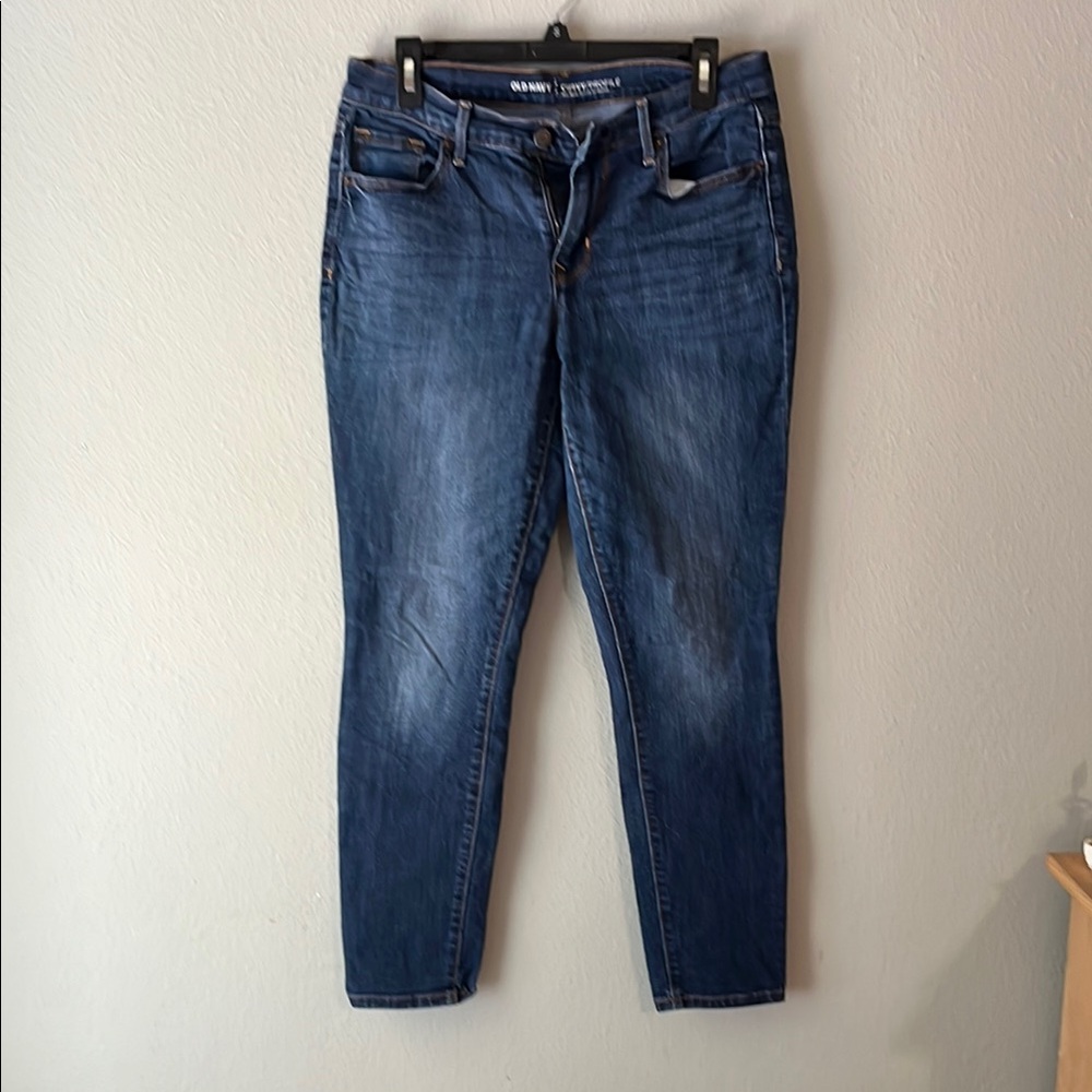 Old Navy Mid-Rise Blue Skinny Jeans with Medium Wash size 8 Short